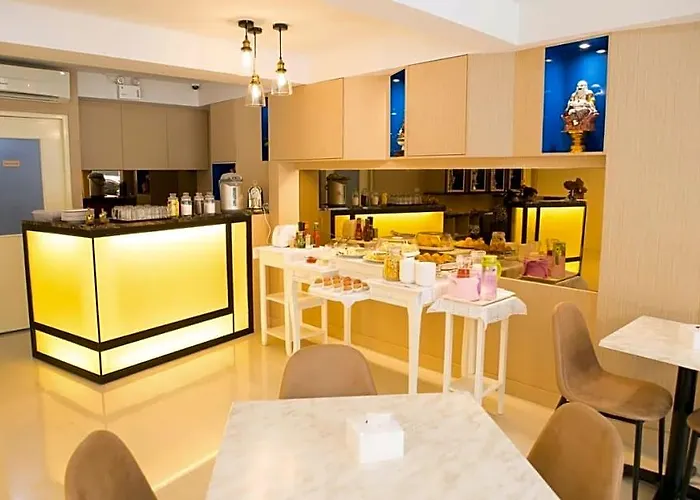 Le Bonheur Poshtel