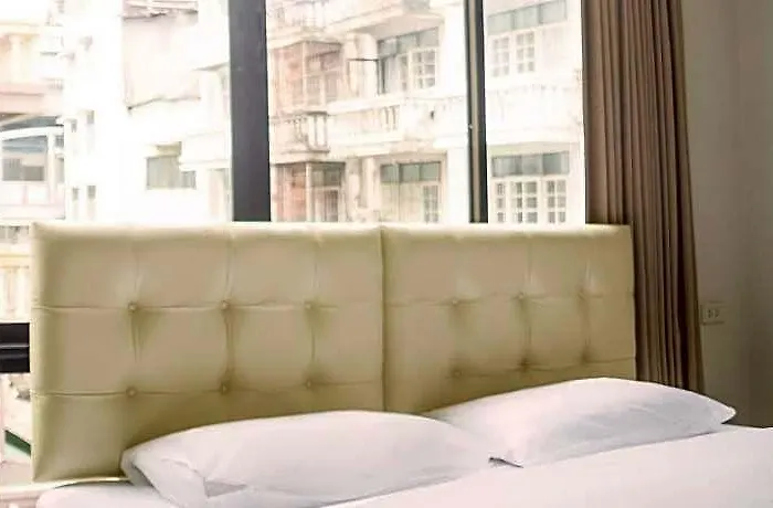 Le Bonheur Poshtel *