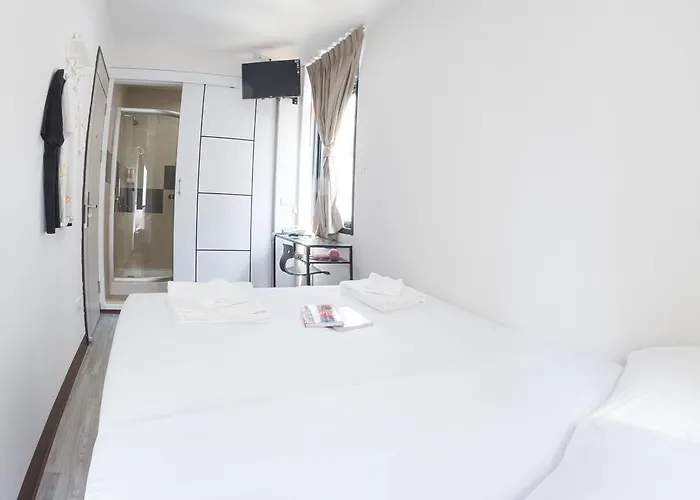 Hostal Le Bonheur Poshtel *