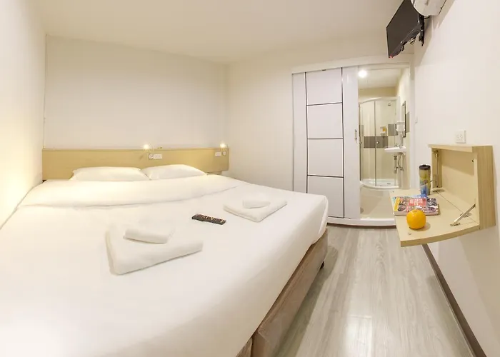 Le Bonheur Poshtel Hostal *