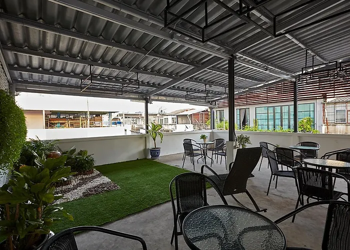 Le Bonheur Poshtel *